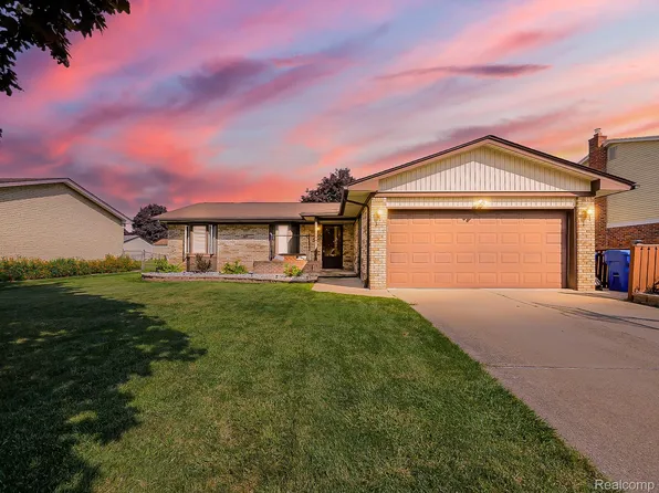 29202 W Nottingham Cir, Warren, MI 48092