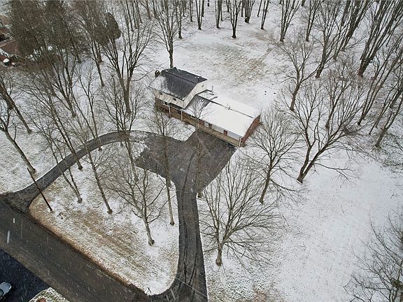 4th image of 411 Kerry Dr