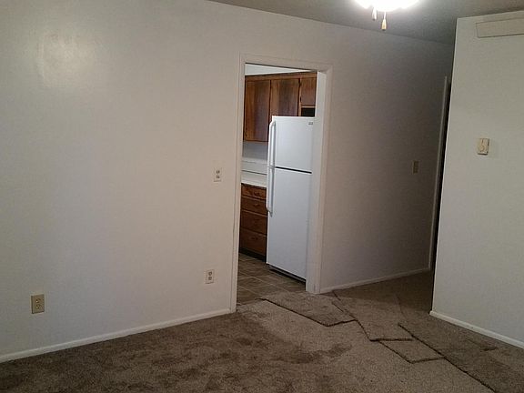 2nd image of 2004 Sierra St