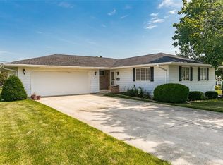 408 4th St E, Newhall, IA 52315