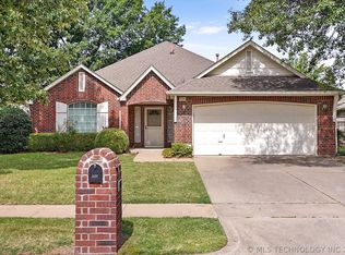 700 N Yellowood Ave, Broken Arrow, OK 74012