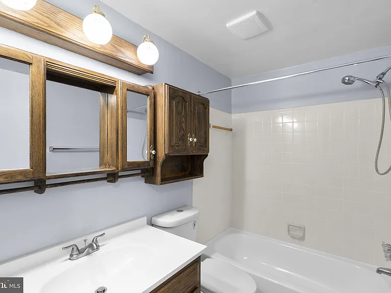 18050 Chalet Dr #14103 — Photo 27