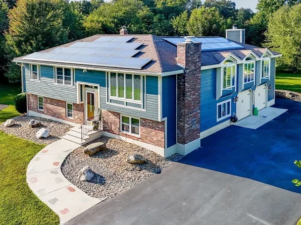 152 Fox Ave, Dracut, MA 01826