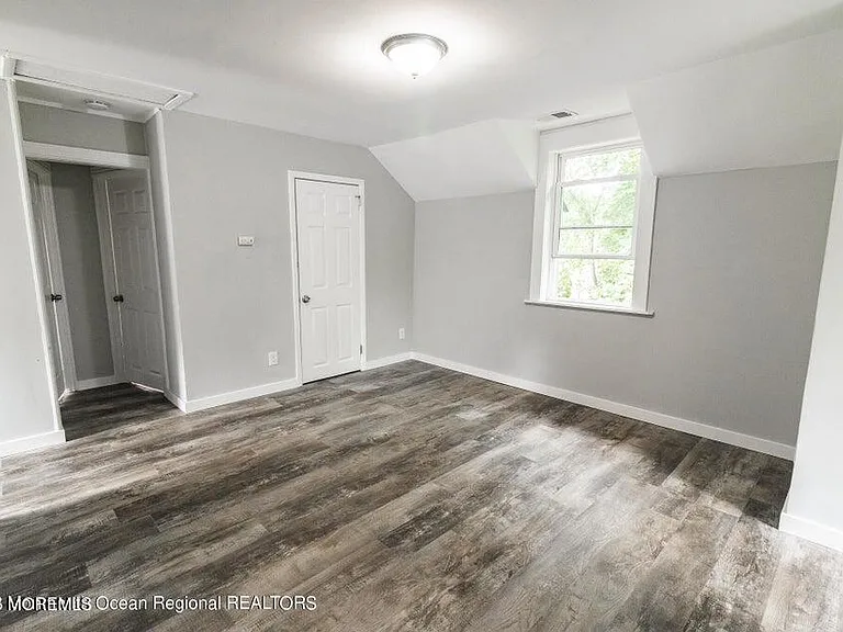 306 Henley Ave #B — Photo 12