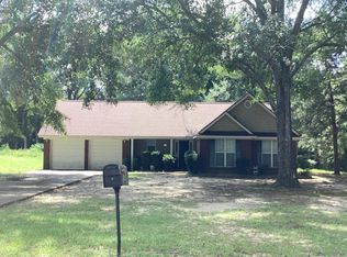 881 Jackson St, Elmore, AL 36025