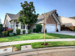 1926 N Oxford Ave, Clovis, CA 93619