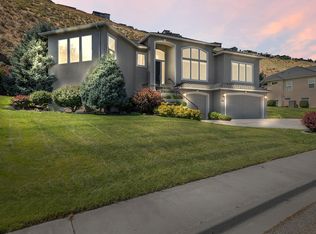 245 Meadow Hills Dr, Richland, WA 99352