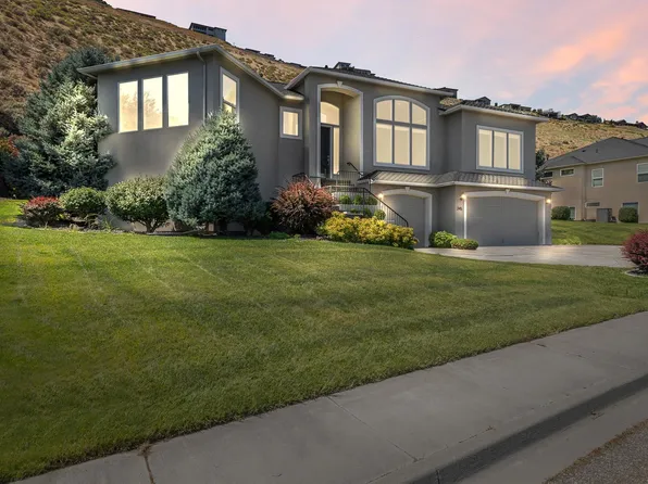 245 Meadow Hills Dr, Richland, WA 99352