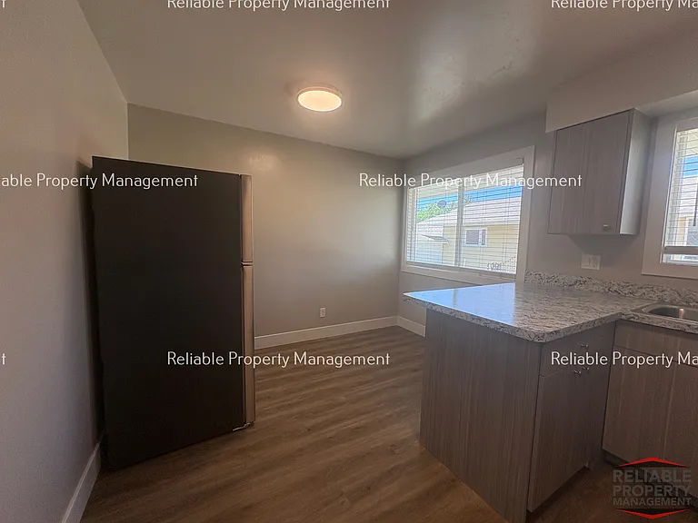 235 W 20th St #1 — Photo 5