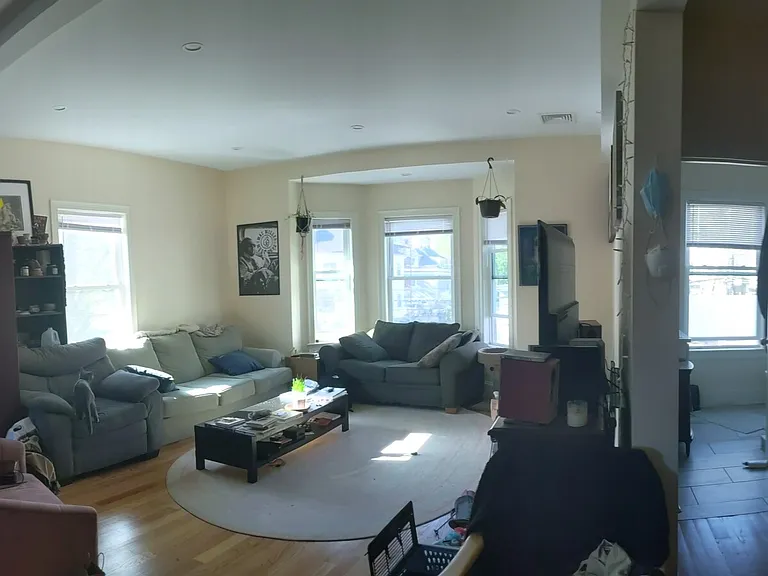 7 Sparhawk St #2A — Photo 1