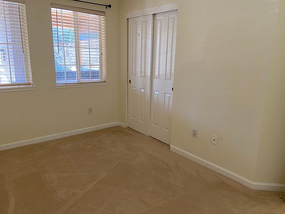4th image of 105 Stone Pine Ln