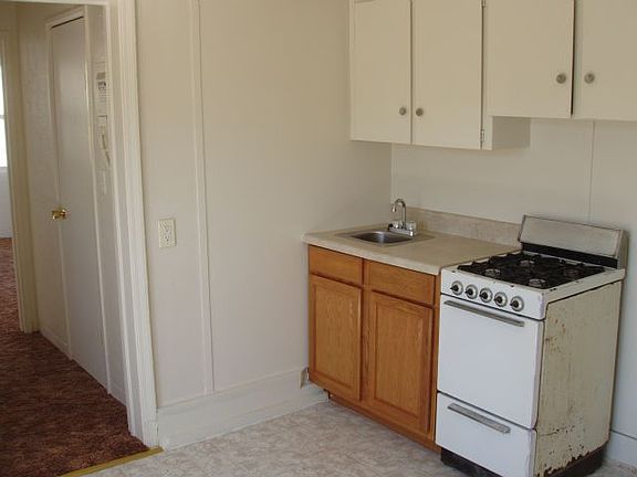 4th image of 219 N Wild Olive Ave APT 2