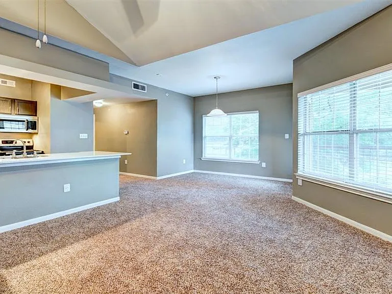 Madison Dell Ranch Apartments — Photo 13