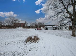 N4944 Heinke Rd, New London, WI 54961