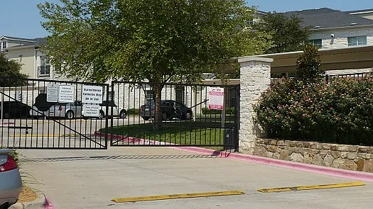 Spicewood Crossing — Photo 7