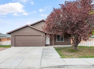 7907 Savary Dr, Pasco, WA 99301