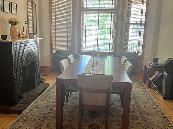 4th image of 1419 W Warner Ave #1