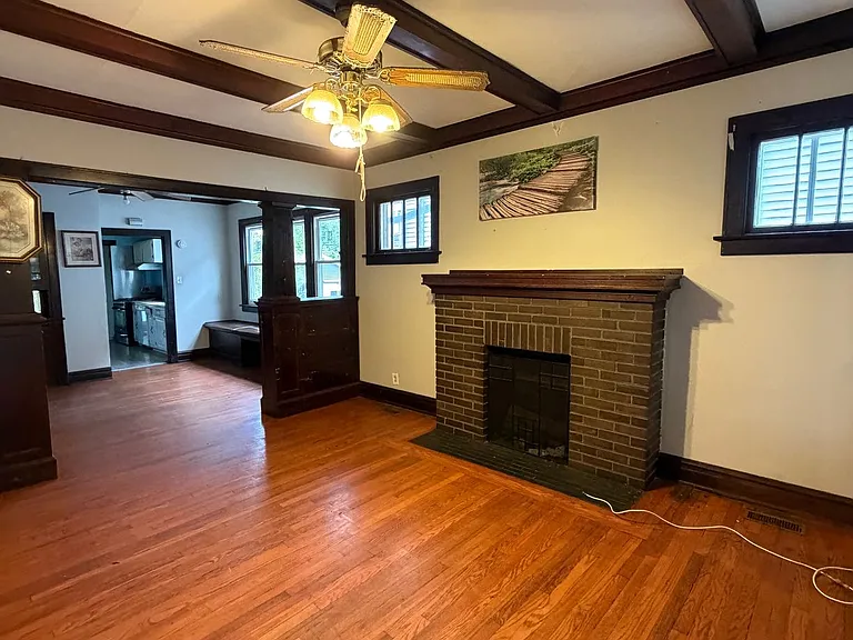 27 S Fulton Ave — Photo 2