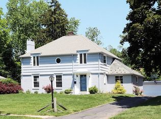 90 Longfellow Dr, Longmeadow, MA 01106