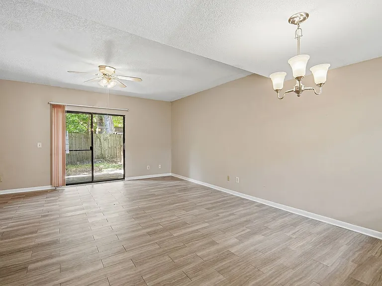 1910 W Sligh Ave #E102 — Photo 10