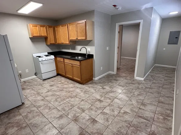 480 Southampton Rd #9, Westfield, MA 01085