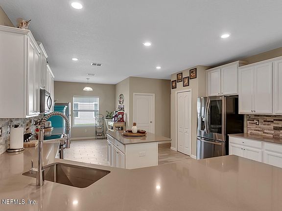 3rd image of 7032 Longleaf Branch Dr