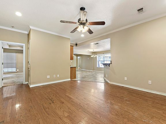 3rd image of 9000 Live Oak Ave