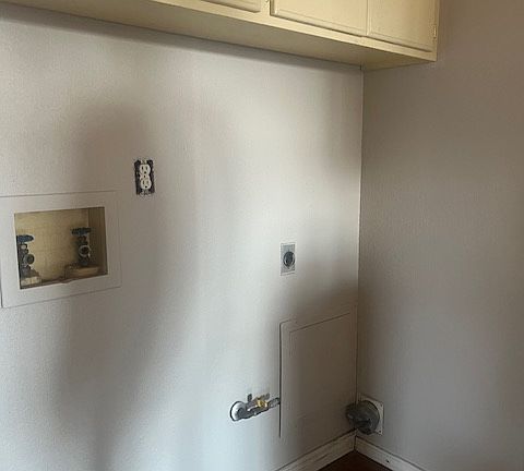 5th image of 115 E 149th St S