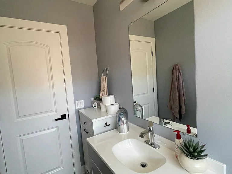 5841 W Higgins Ave #2R — Photo 7