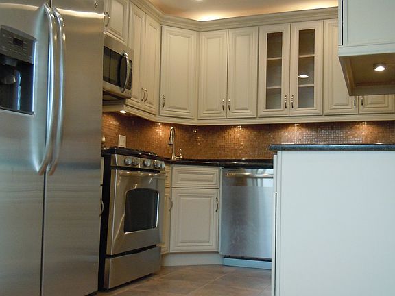 3rd image of 1166 S Plymouth Ct APT 2SE