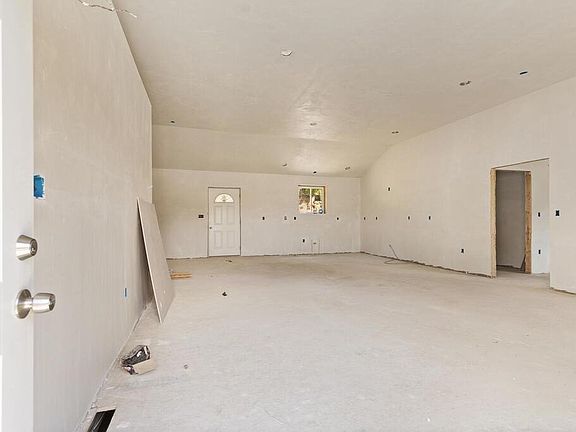 3rd image of 111 Highfield Dr