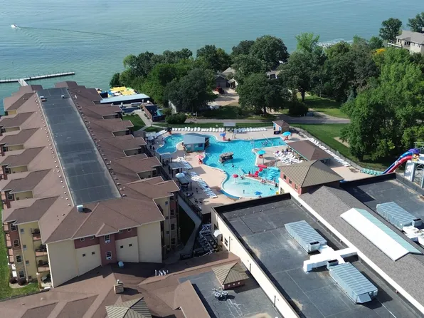 630 Linden Dr #1117, Arnolds Park, IA 51331