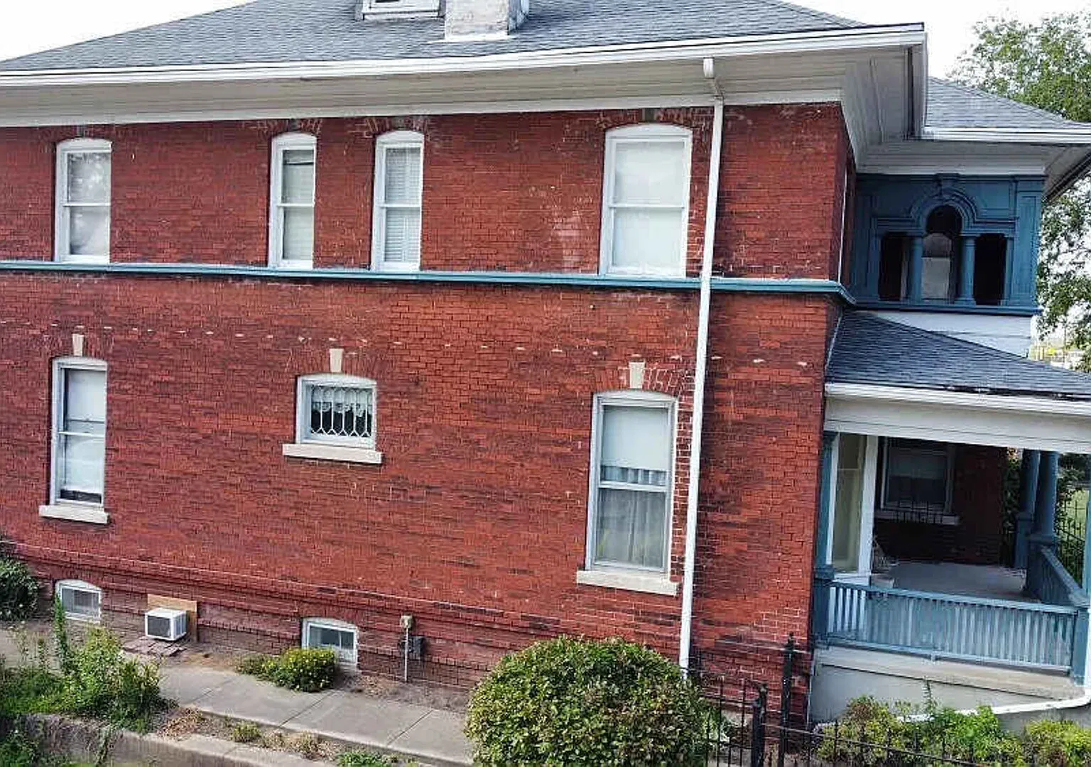 N Gilbert St — Photo 2