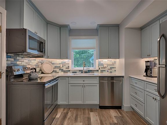 3rd image of 46546 Stone Gate Ext