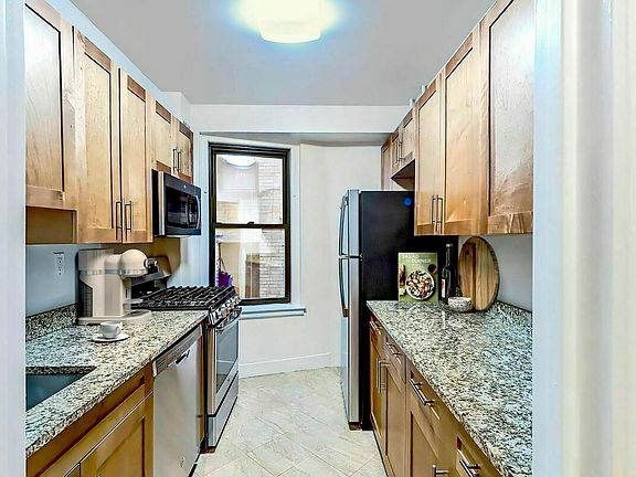 5th image of 404 E 55th St APT 16G