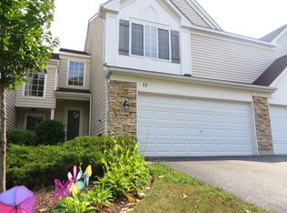 11 Cambridge Ave, Streamwood, IL 60107