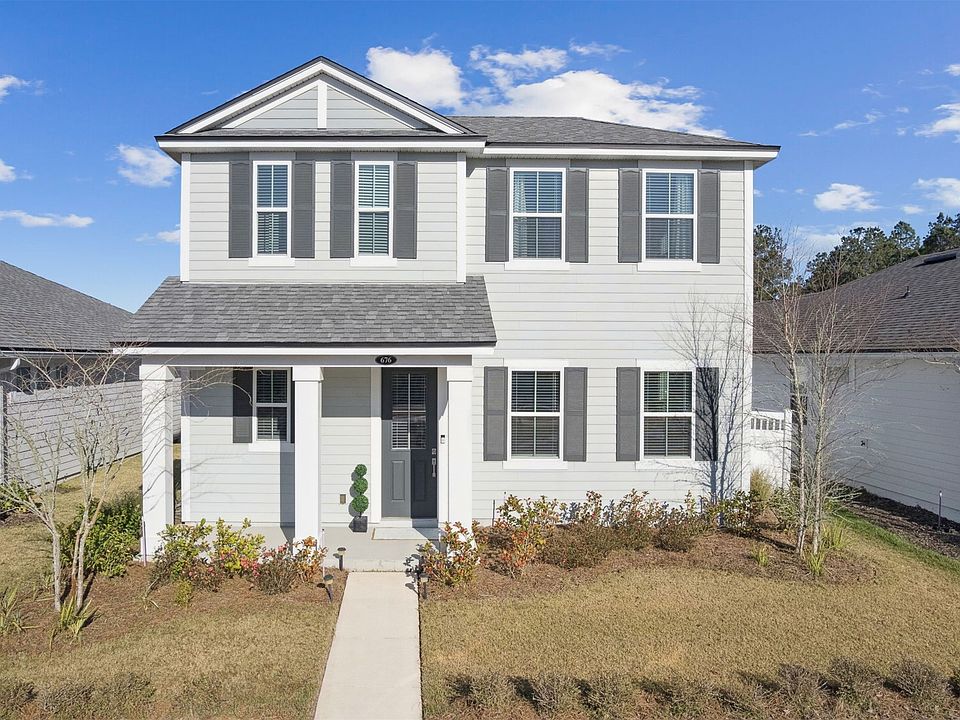 1st image of 676 Palmetto Pl
