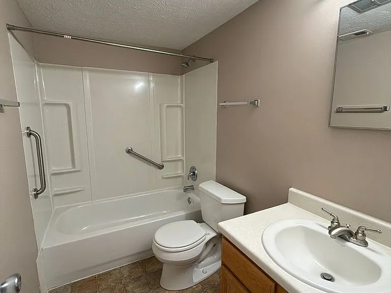 Southdale Square Apartments — Photo 70