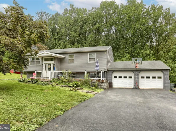 15 Dicken Dr, Marysville, PA 17053