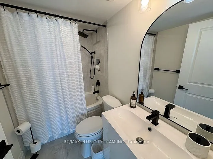 397 Front St W #3309 — Photo 12