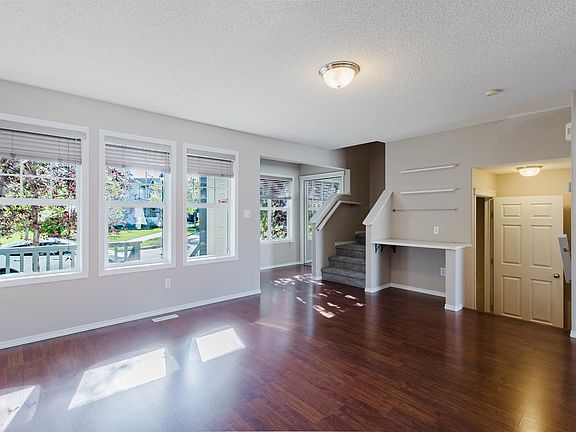 3rd image of 5887 Sutter Pl NW