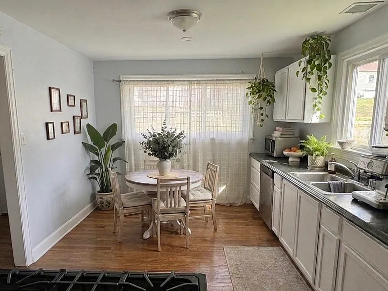 4636 Fairmont Ave — Photo 6