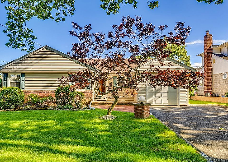 1st image of 83 Park Lane Dr