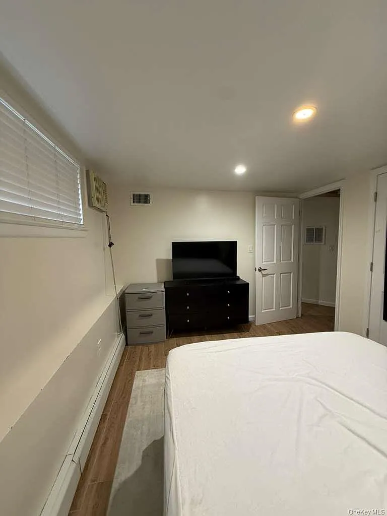 1 bed, 1.0 bath, $2,500 — Photo 4