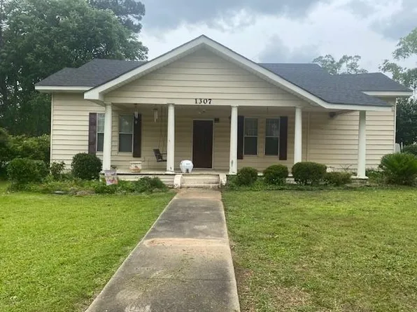 1307 Maple St, Winnfield, LA 71483