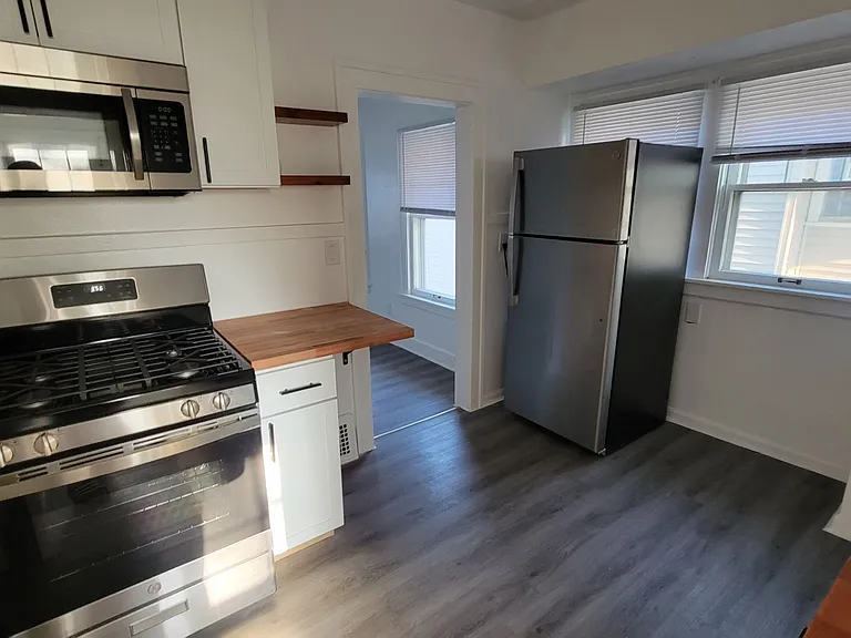 1274 W 89th St #2 — Photo 9