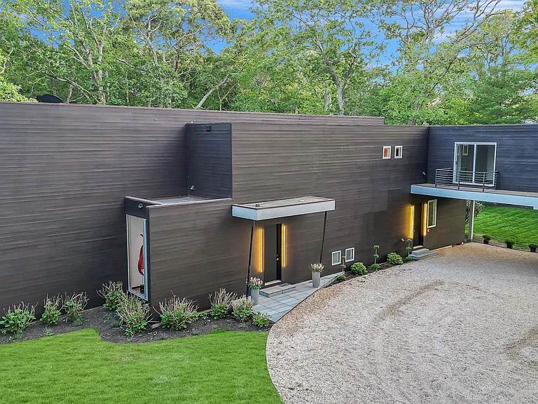 121 Montauk Hwy — Photo 5