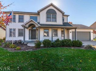 7 Cove Pointe Ct, Bloomington, IL