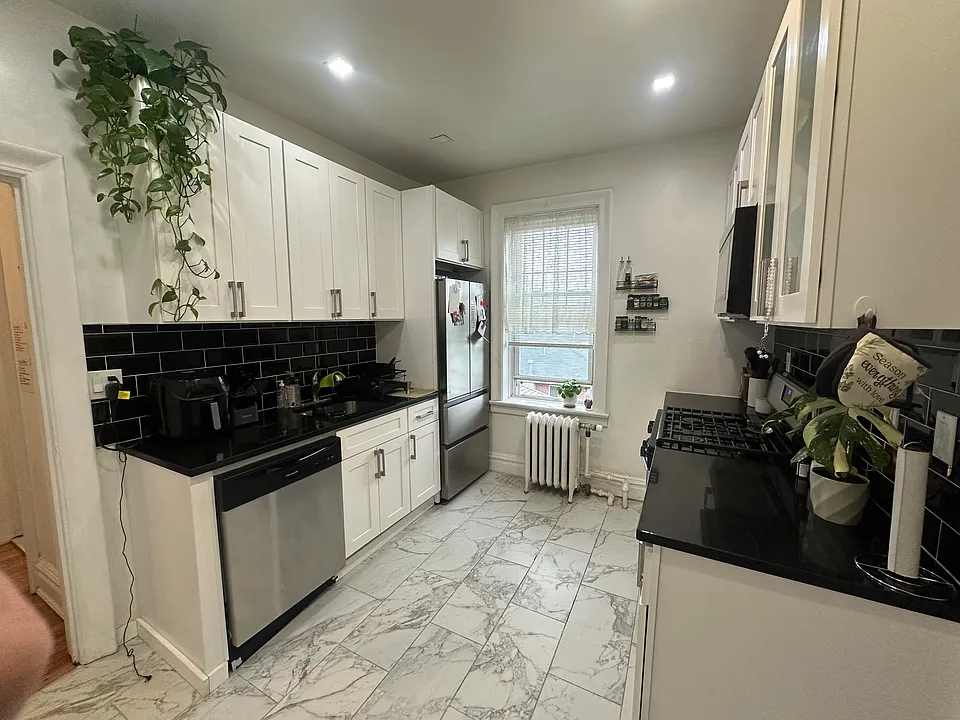 244 Lawton Ave #13