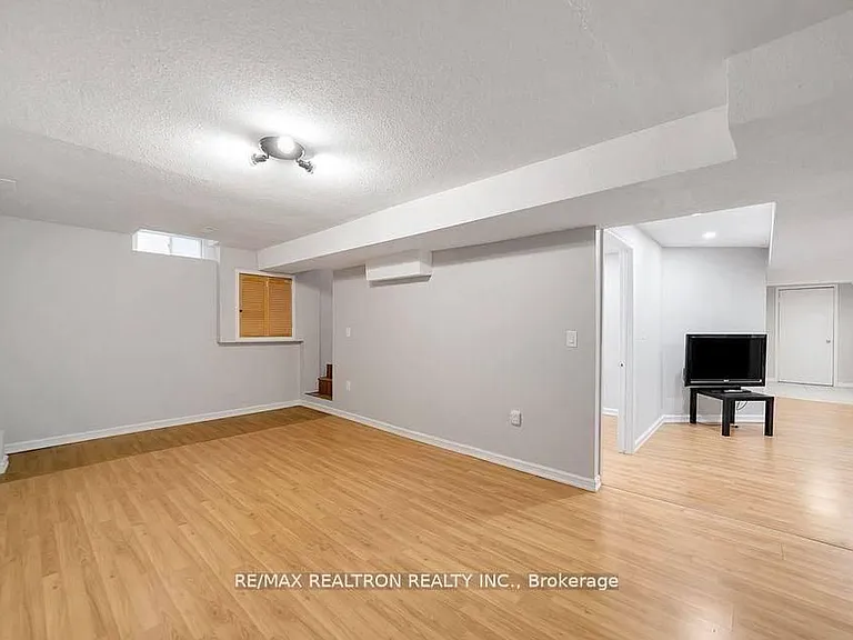 28 Hartwell Way — Photo 5